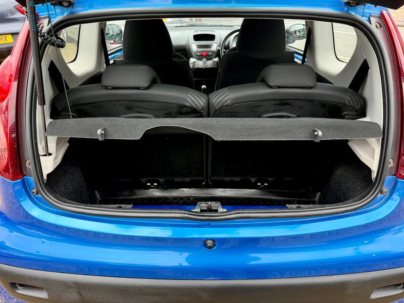 PEUGEOT 107