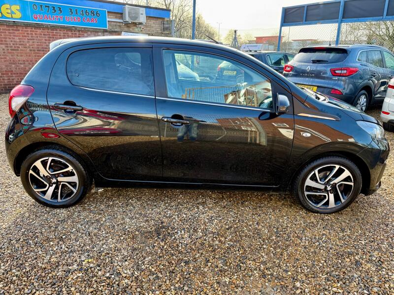 PEUGEOT 108