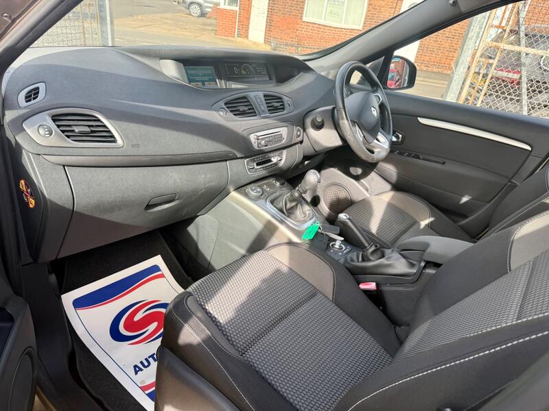RENAULT SCENIC