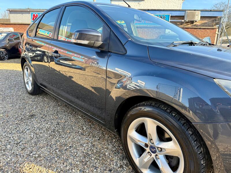 FORD FOCUS
