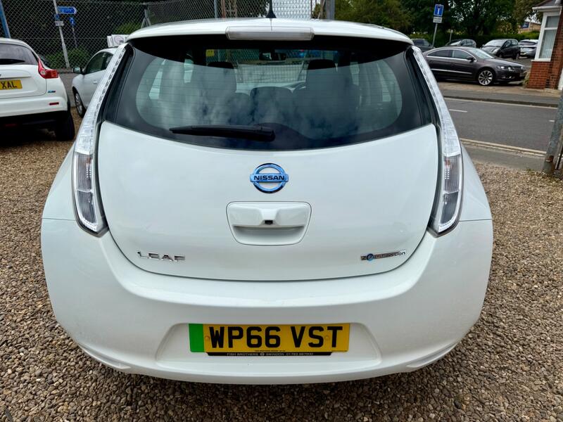 NISSAN LEAF
