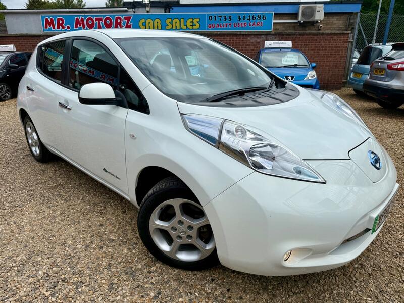 NISSAN LEAF
