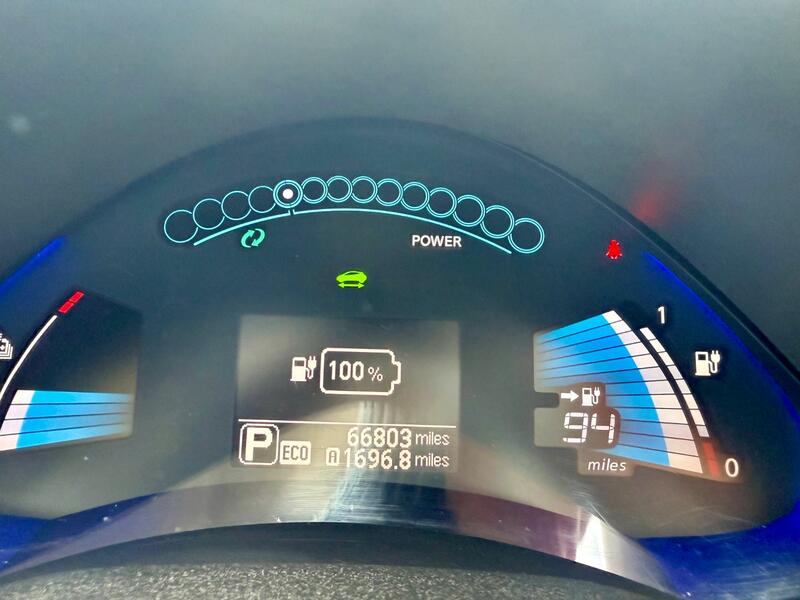 NISSAN LEAF